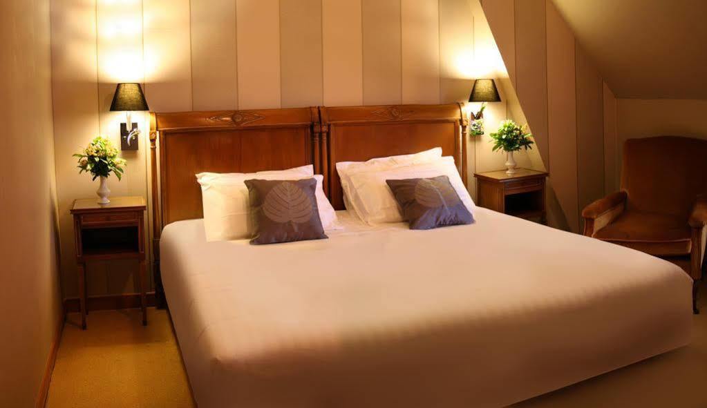 Hotel De Boisgelin Plehedel ภายนอก รูปภาพ